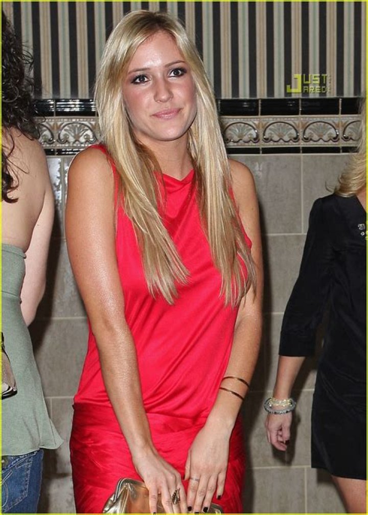 Why She Left The Show & More – Hollywood Life