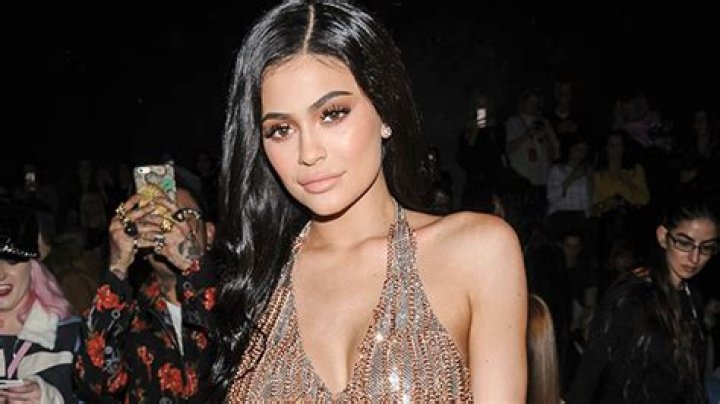 Kylie Jenner Gets Drunk & Sings About Being ‘Wasted’ On ‘KUWTK’ – Hollywood Life