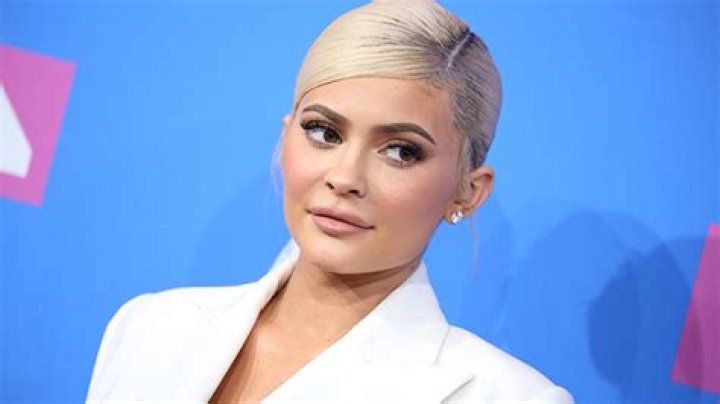 Kylie Jenner Hospitalized For ‘Severe’ Sickness & Flu-Like Symptoms — Report 