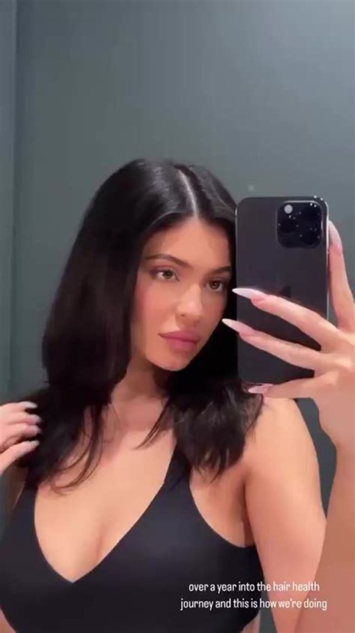 Kylie Jenner’s Natural Hair — PICS