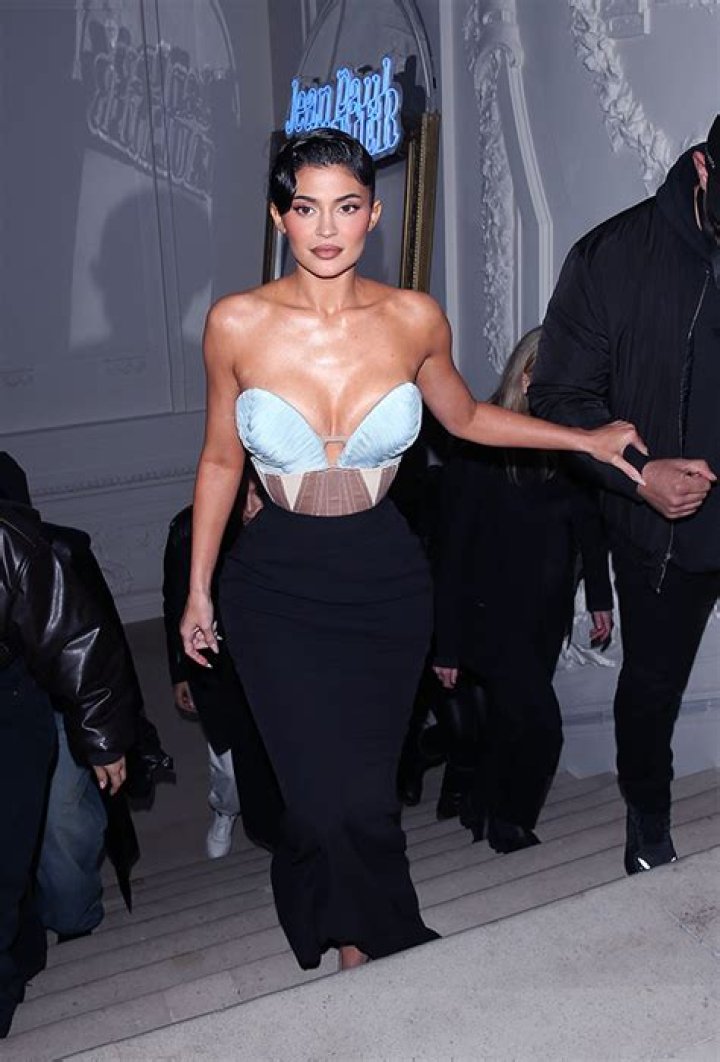 Kylie Jenner’s Plunging Corset Dress At Paris Fashion Week: Photos – Hollywood Life