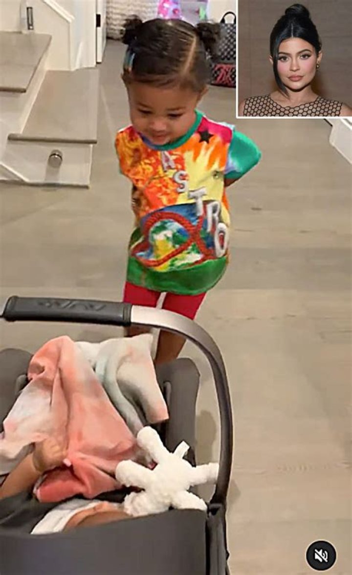 Kylie Jenner Reveals How She Got Her Slim Waist After Stormi’s Birth – What Foods She Cut