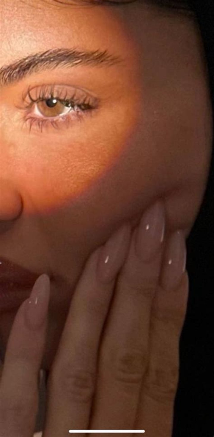 Kylie Jenner Reveals Natural Nails: Watch – Hollywood Life