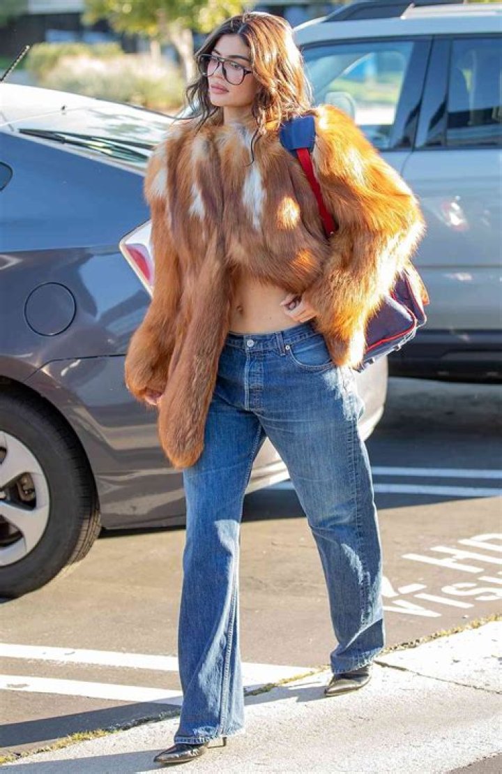 Kylie Jenner Goes Shirtless & Rocks Just a Fur Jacket & Jeans on Valentine’s Day