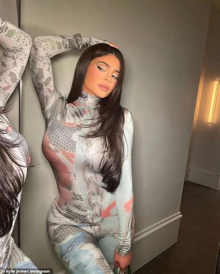 Kylie Jenner Slays In Skintight Bodysuit & Sleek Ponytail While Quarantined In $36.5 Million Mansion