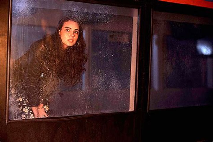 ‘La Brea’ Star On Riley & Josh’s Future, The Finale & Season 2 – Hollywood Life