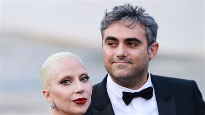 Lady Gaga Goes Makeup-Free & Snuggles Up to BF Michael Polansky While Watching ‘Jersey 4 Jersey’