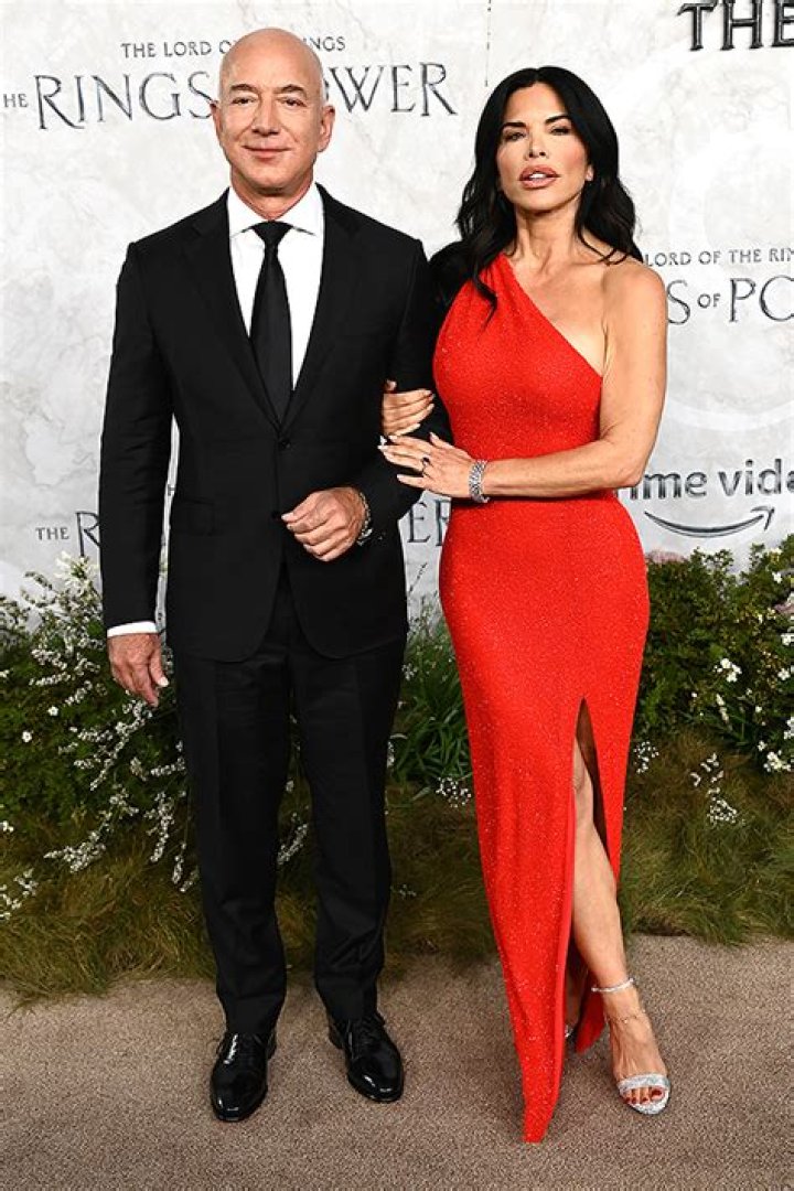 Lauren Sanchez On Jeff Bezos For WSJ Interview – Hollywood Life
