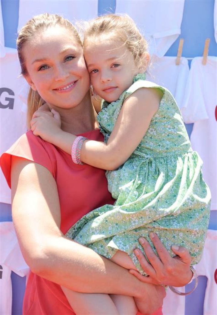 Law And Order’s Elisabeth Rohm Gained 75 Pounds When She Was Pregnant!