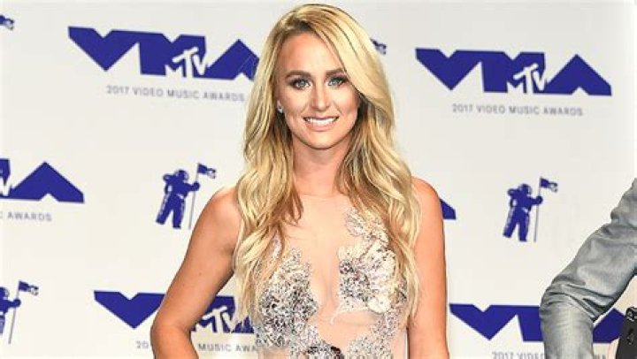Leah Messer Rocks Tan Bikini While Vacationing With Her 3 Daughters in South Carolina — Pics