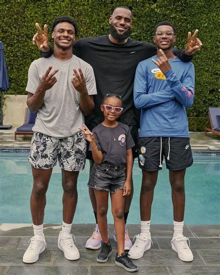LeBron James Cuddles With Wife Savannah, Daughter Zhuri & Sons Bronny & Bryce In Beautiful Family Snap