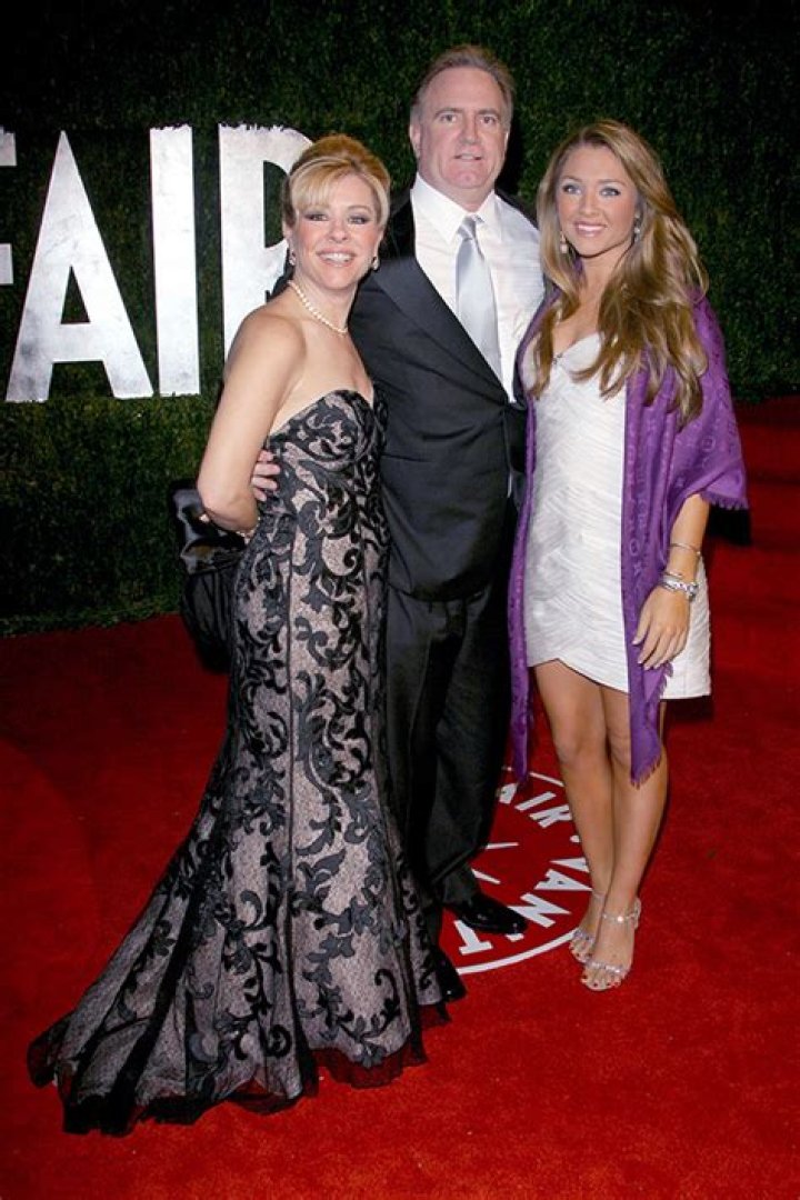 Leigh Anne & Sean Tuohy Seen In 1st Photos Since Michael Oher Lawsuit – Hollywood Life