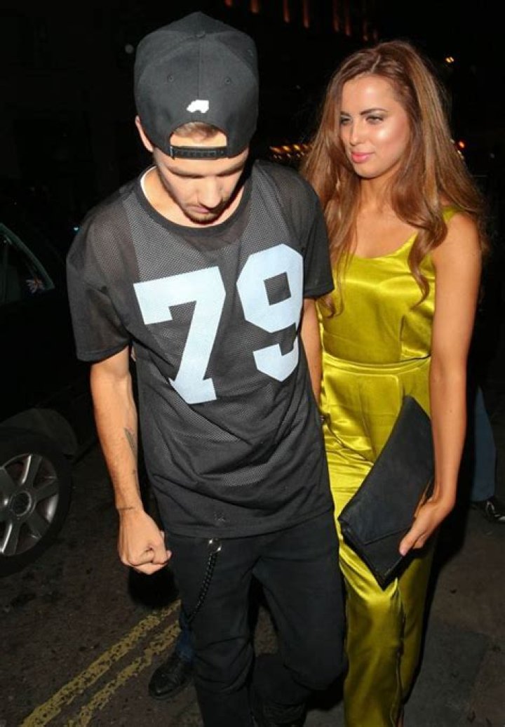 Liam Payne’s Girlfriend Sophia Smith Pregnant? Fans On Twitter Go Wild