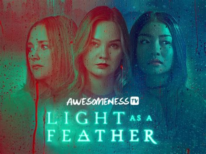 ‘Light As A Feather’ — Show Photos