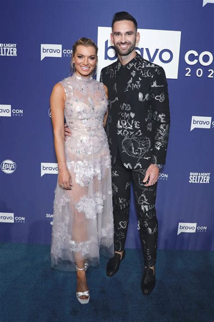 Lindsay Hubbard Attends Wedding After Carl Radke Split: Photo – Hollywood Life