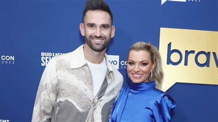 Lindsay Hubbard Removes Carl Radke Posts From Instagram After Split – Hollywood Life