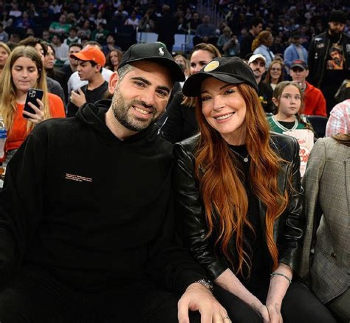 Lindsay Lohan At Baby Shower With Mom & Dad: Photos – Hollywood Life