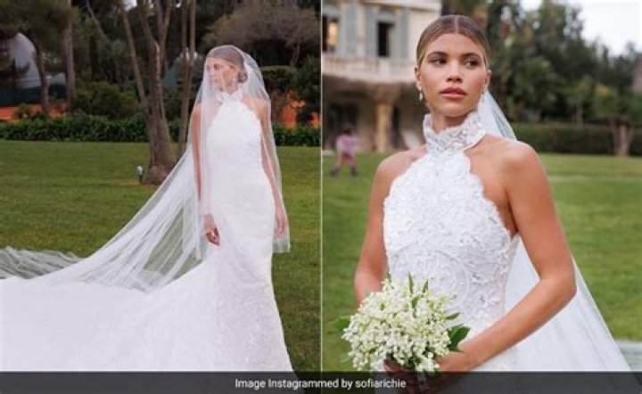 Daughter Sofia’s Personal Life With Scott Disick Is Her Own – Hollywood Life