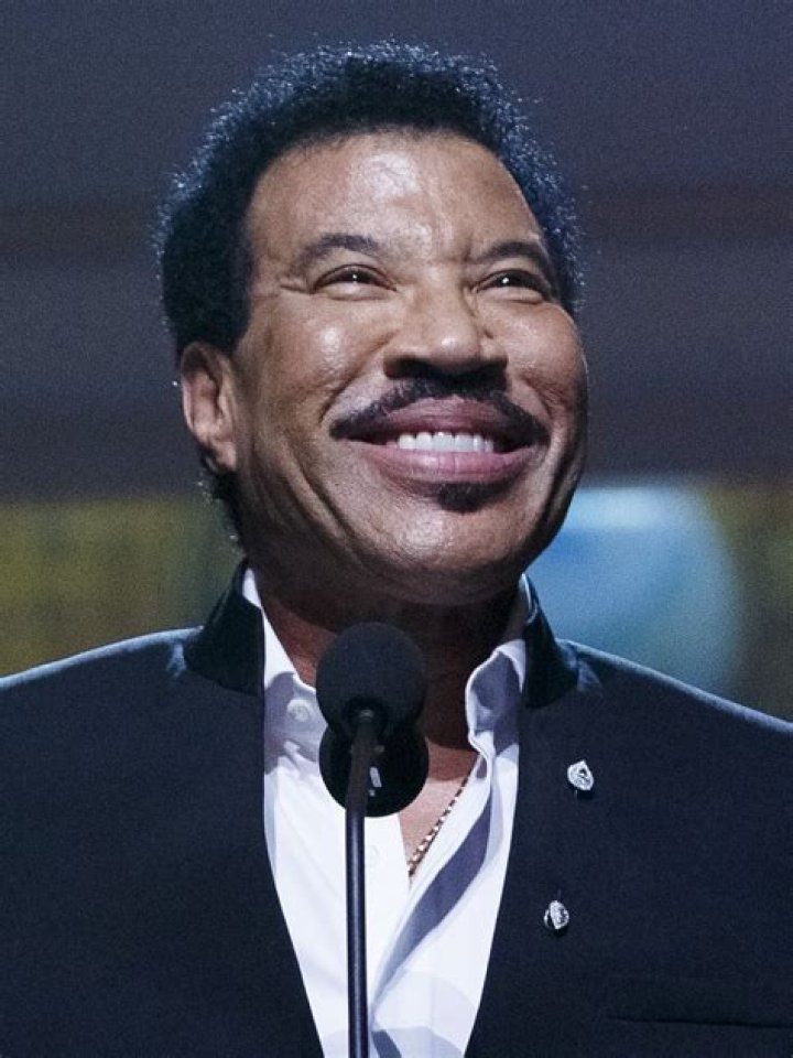 Lionel Richie Celebrity Profile – Hollywood Life