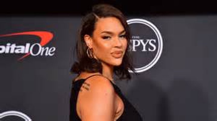 Liz Cambage — PICS