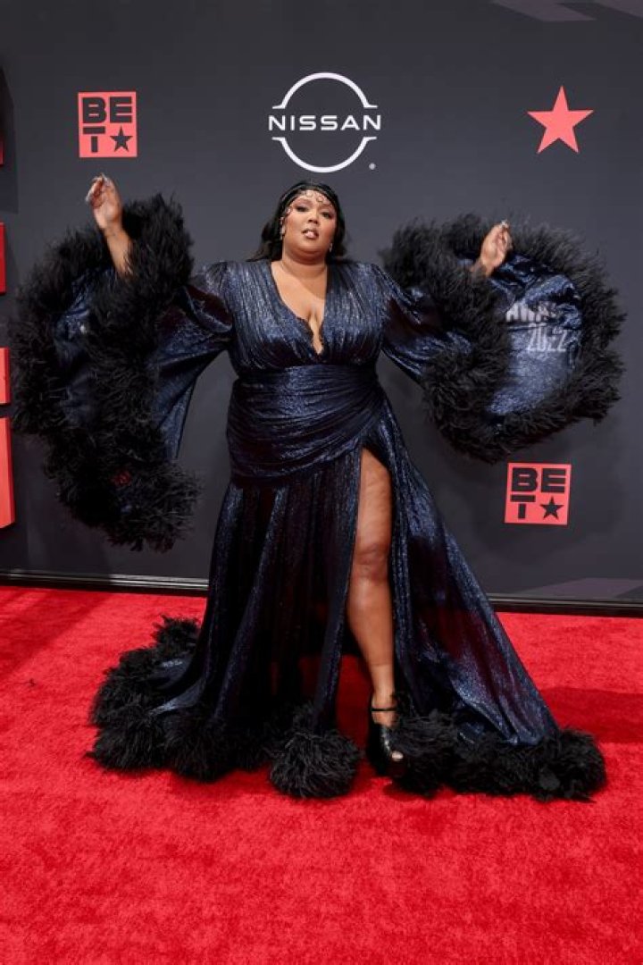 Lizzo Delivers Stunning Performance Of ‘Truth Hurts’ In Skimpy Bodysuit At BET Awards