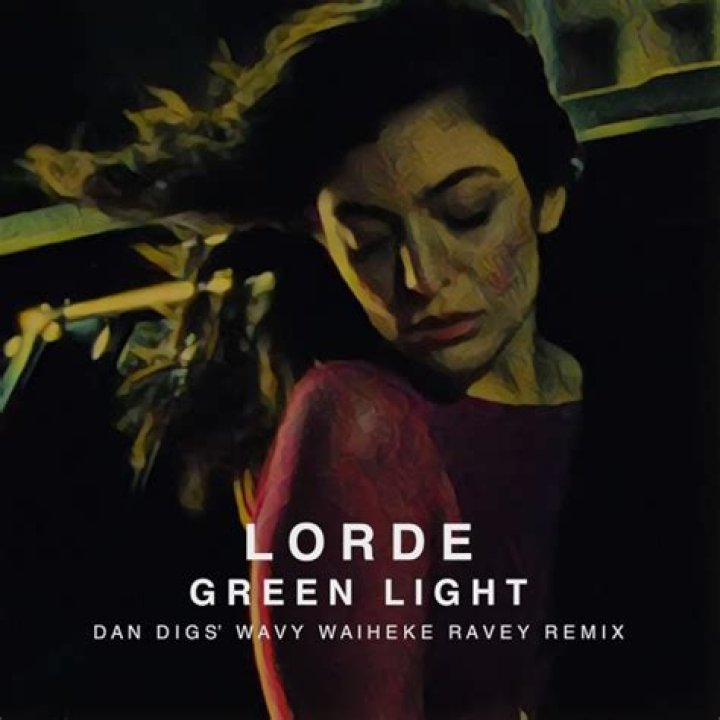 Lorde ‘Green Light’ Video — PICS