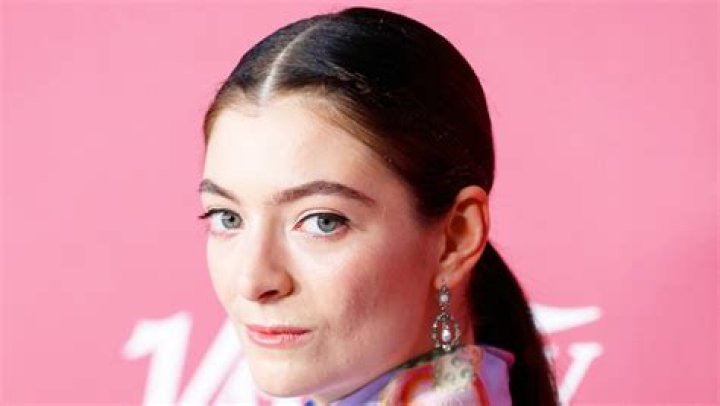 Lorde Shares Rare Selfies After Stunning On Magazine Cover With David Byrne — See Pics