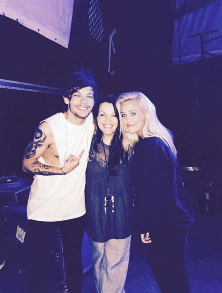 Photos Of The Late Johannah Deakin & Her Son – Hollywood Life