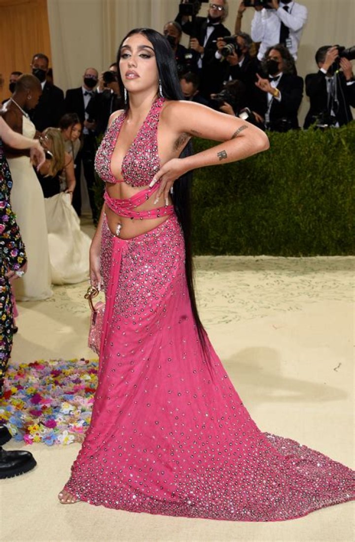 Lourdes Leon’s Met Gala 2021 Outfit: Photo – Hollywood Life