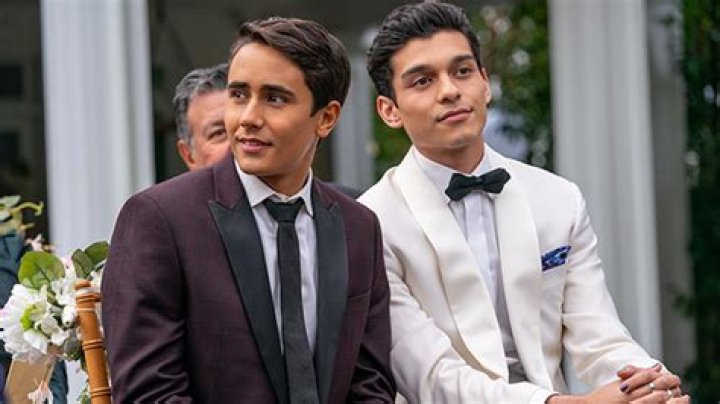 ‘Love, Victor’ Star Thinks Rahim Is The ‘Better’ Choice For Victor – Hollywood Life