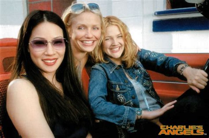 Lucy Liu Took Nude Photos Of Drew Barrymore On ‘Charlie’s Angels’ Set – Hollywood Life