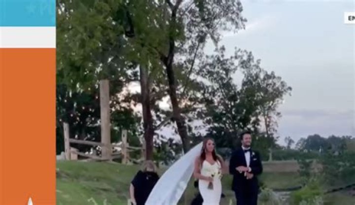 Luke Bryan’s Niece Has Wedding & He Walks Her Down The Aisle – Hollywood Life