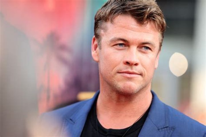 Luke Hemsworth Celebrity Profile – Hollywood Life