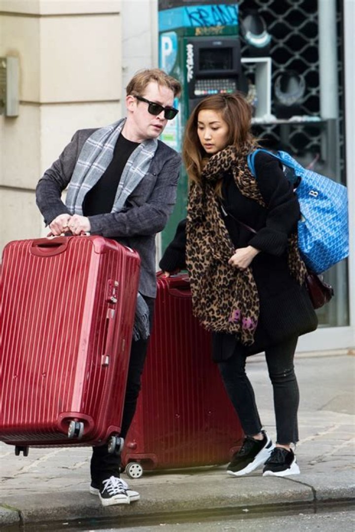 Macaulay Culkin & Son Dakota, 11 Mos., Rock Matching Mohawks On Walk With Brenda Song