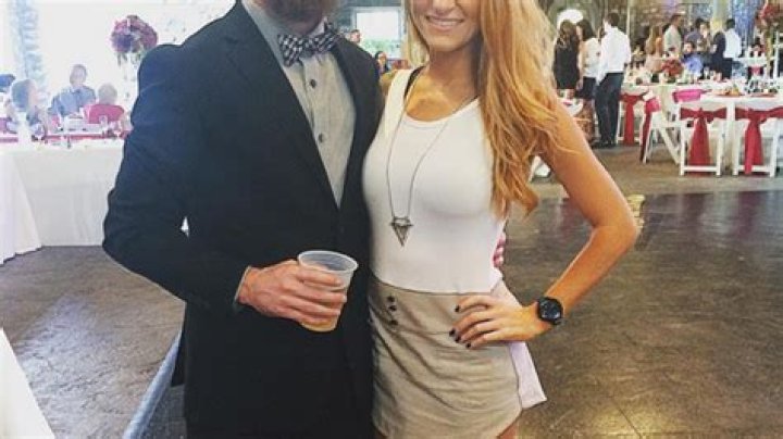 Revealing Dress For Catelynn Lowell’s Wedding – Hollywood Life