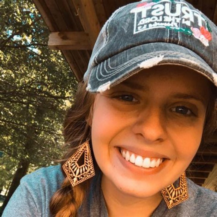 Madison Smith – Hollywood Life