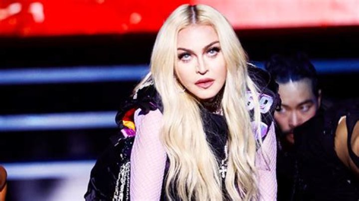 Madonna Kisses Rapper Tokischa While Performing At NYC Pride: Photos – Hollywood Life