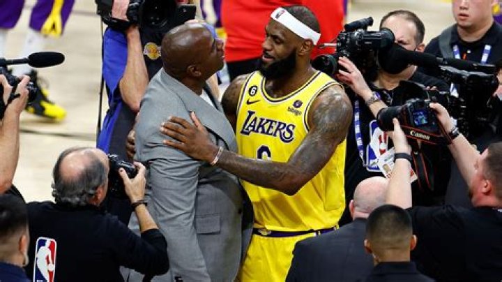 Pays Tribute In Tender Interview – Hollywood Life