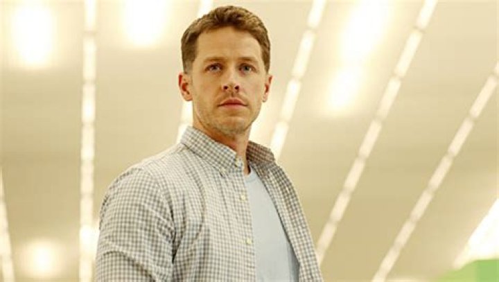 Stowaway On Flight 828 Raises More Questions — Recap – Hollywood Life