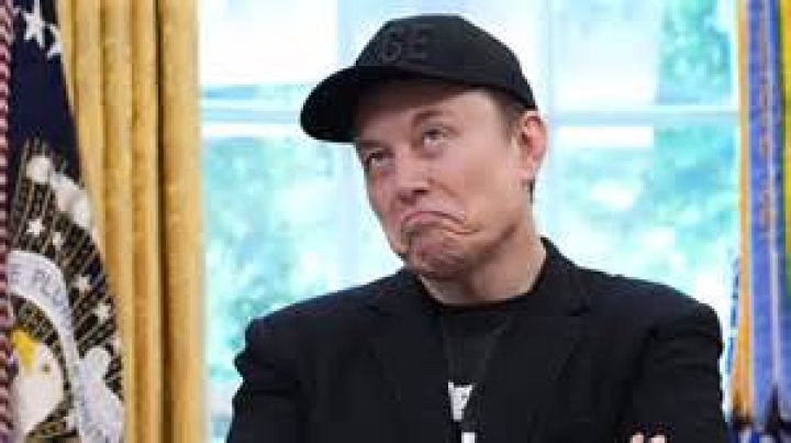 Maren Morris Claps Back After Hater Calls Out Her ‘Sexualized’ Photos & The Way She Dresses