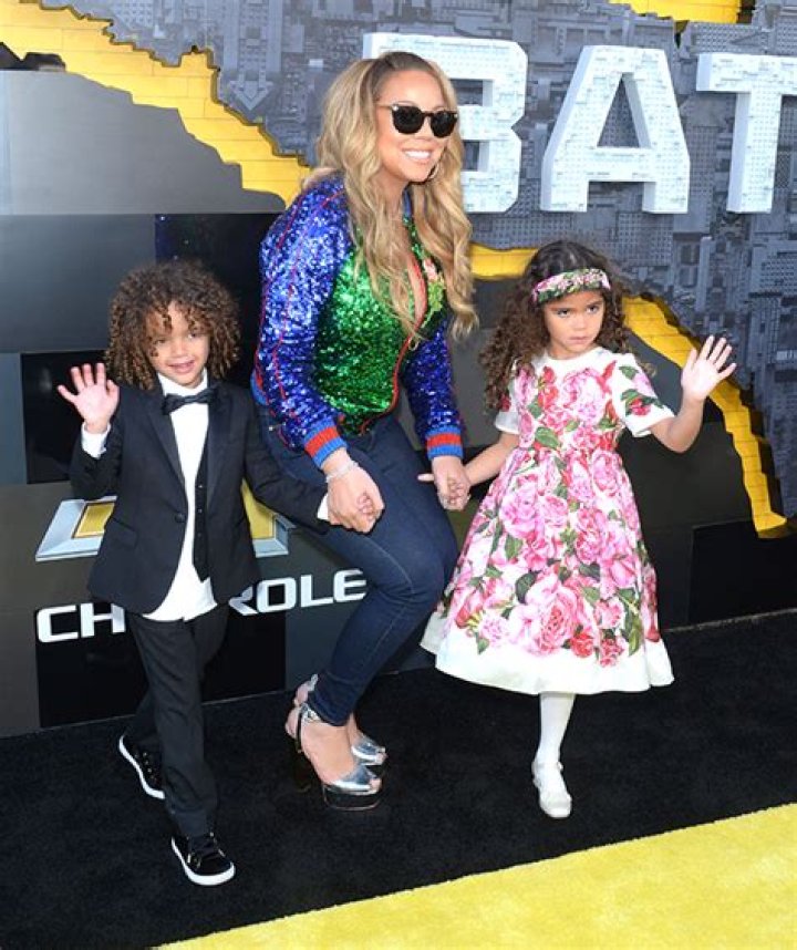 Mariah Carey Teaches Her Twins Moroccan & Monroe A Hanukkah Song – Hollywood Life