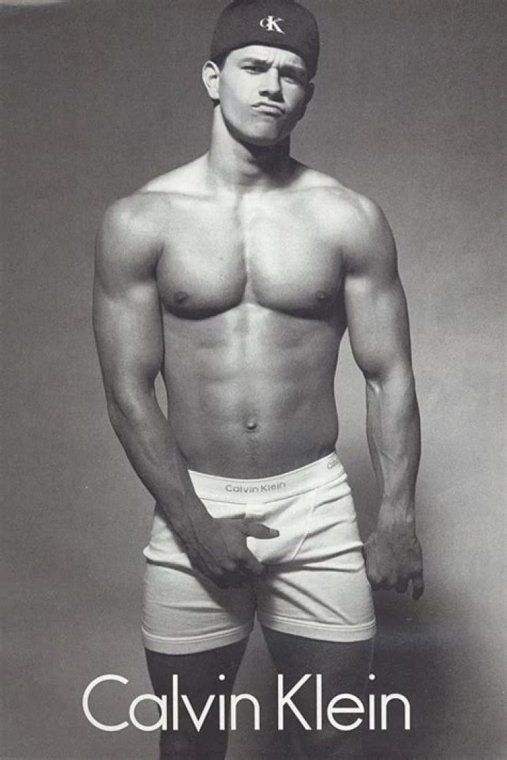 Mark Wahlberg Channels Calvin Klein Ad In Shirtless Selfie: Photo – Hollywood Life