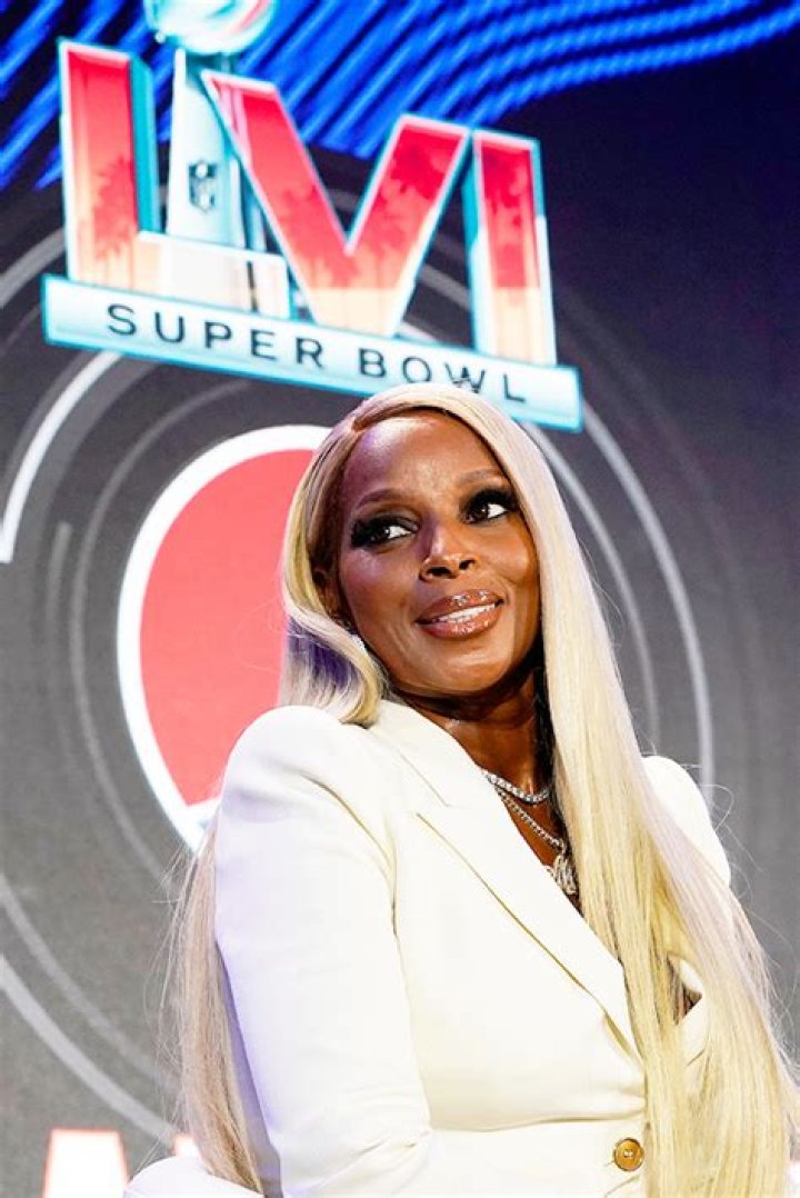 Mary J. Blige Teases Performance At Super Bowl 2022 Halftime Show – Hollywood Life