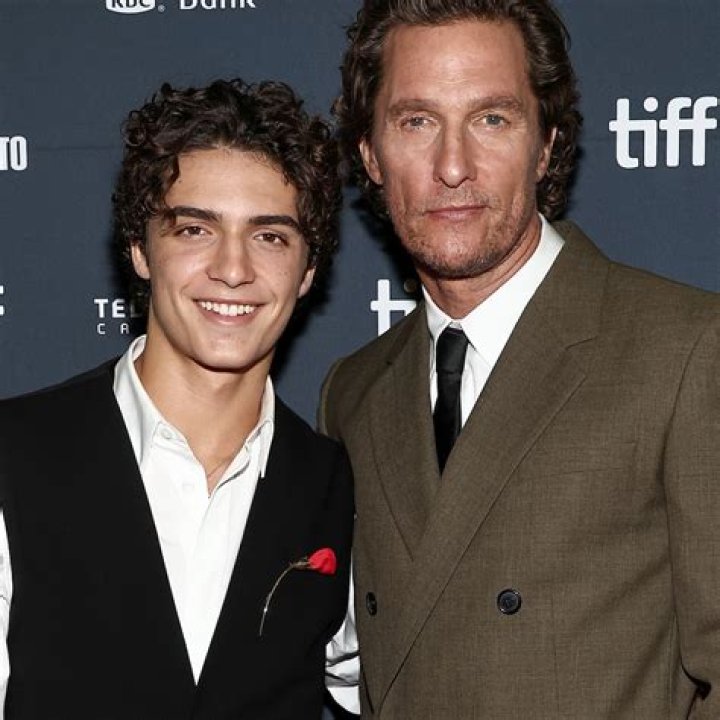 Matthew McConaughey’s Son Levi Watches Him Cut His Brother’s Hair – Hollywood Life