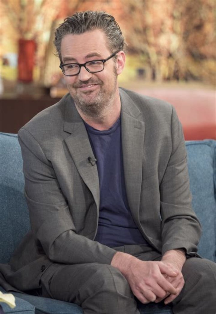 Matthew Perry Reveals ‘Friends’ Cast’s Salaries In Memoir – Hollywood Life