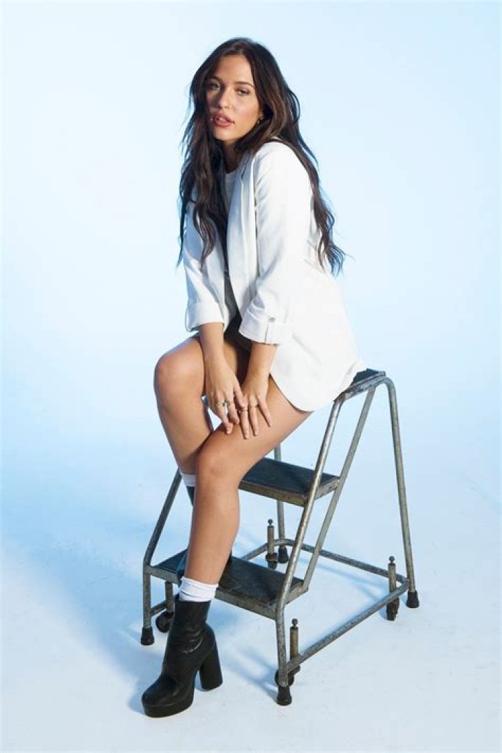 Medina Lynn – Hollywood Life