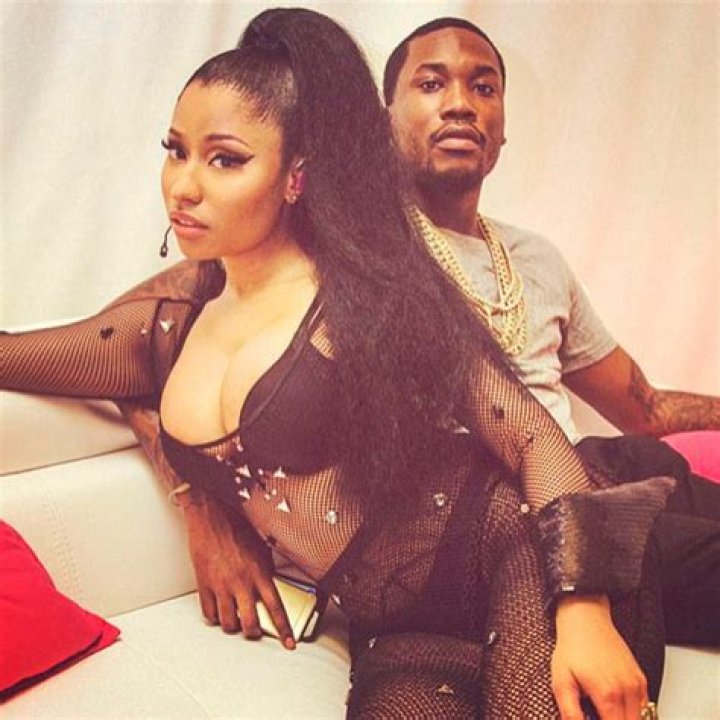 Meek Mill & Nick Minaj’s Strip Club Date Included Twerking, Kissing & More – Hollywood Life