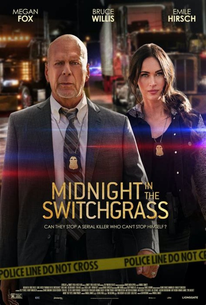 Megan Fox & Machine Gun Kelly Show Up In ‘Midnight In The Switchgrass’ – Hollywood Life