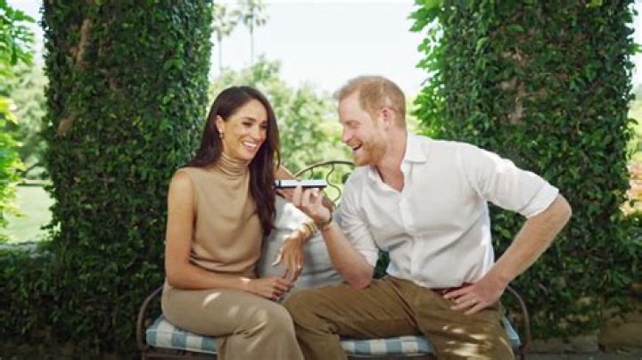 Meghan Markle & Prince Harry Wear Matching Outfits After Split Rumors – Hollywood Life