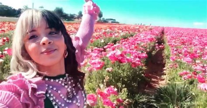 Photos Of ‘Voice’ Singer – Hollywood Life